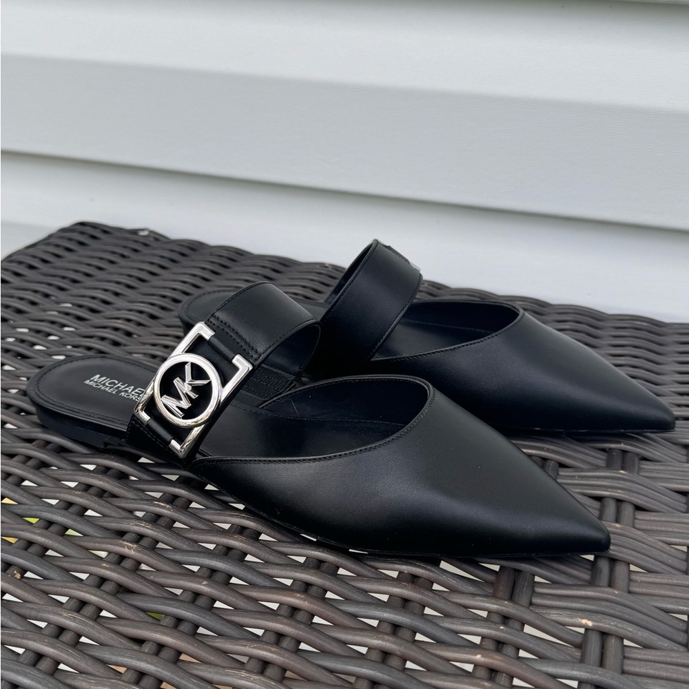Michael Kors black leather shoes size 7M